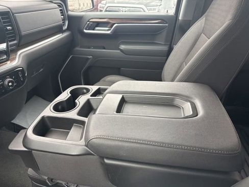 Used 2025 Chevrolet Silverado 1500 LT image 20