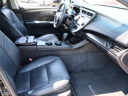 Used 2018 Toyota Avalon XLE Premium FWD image 8
