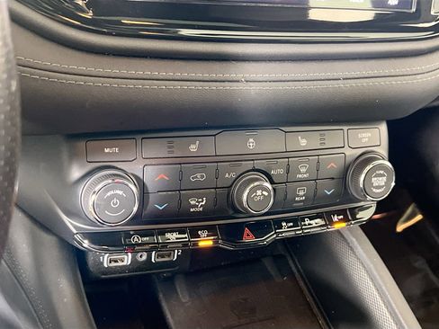 Used 2022 Dodge Durango GT image 16