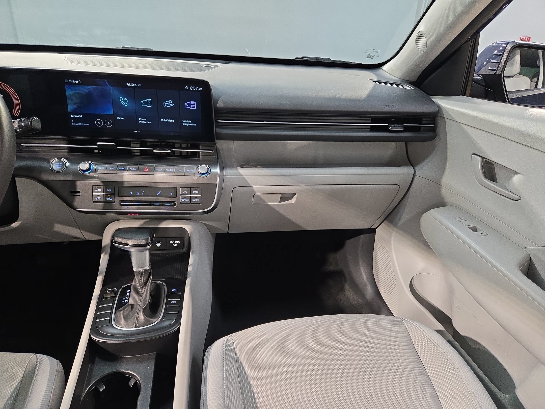 Used 2025 Hyundai Kona SEL FWD image 11