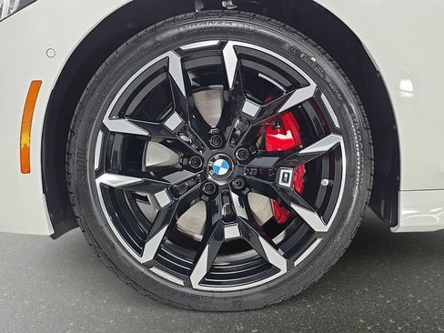 New 2026 BMW 330i xDrive Sedan w/ M Sport Package AWD/4WD image 32