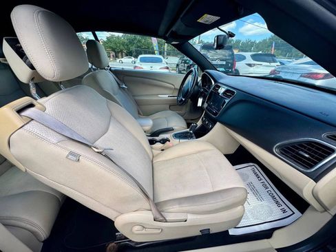 Used 2012 Chrysler 200 Touring image 23