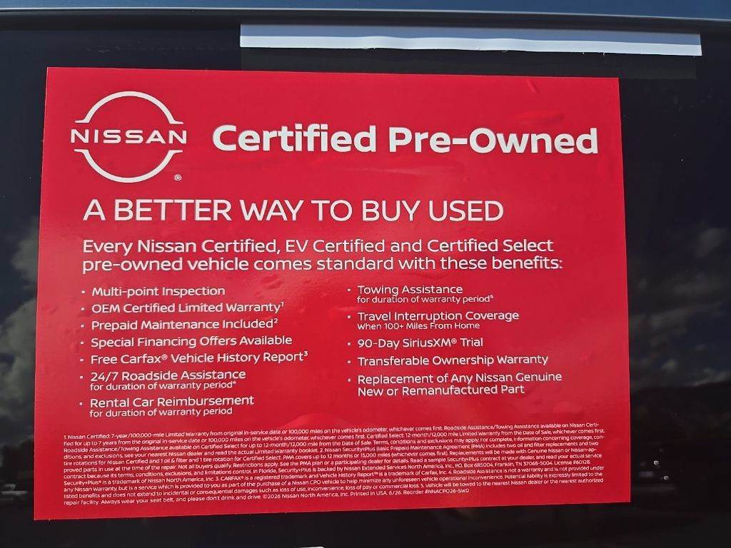 Used 2025 Nissan Rogue Platinum AWD/4WD image 2