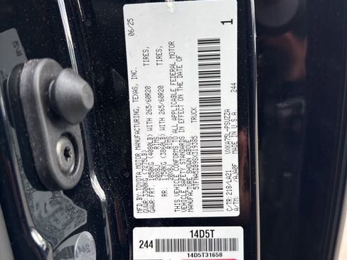 Used 2025 Toyota Tundra Platinum AWD/4WD image 37