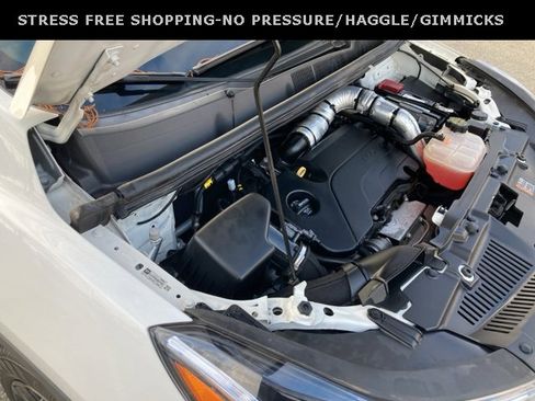 Used 2021 Chevrolet Trax LT w/ Redline Edition image 9