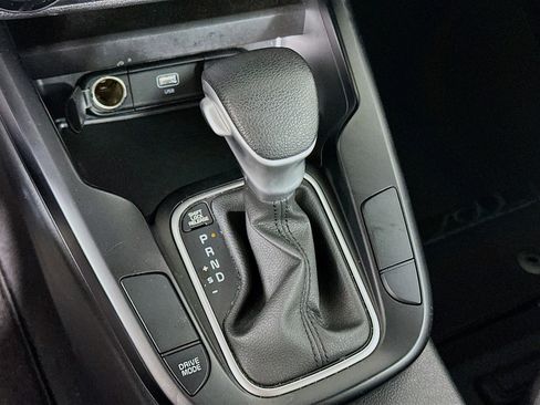 Used 2025 Kia Soul LX w/ LX Technology Package FWD image 24