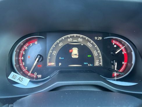 New 2025 Toyota RAV4 XLE w/ Convenience Package image 13