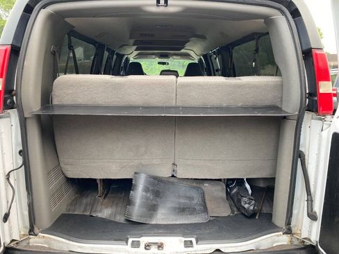 Used 2008 Chevrolet Express 3500 Extended Passenger w/ LT Preferred Equipment Group RWD image 20