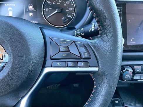 Used 2021 Nissan Kicks SR w/ SR Premium Package image 24