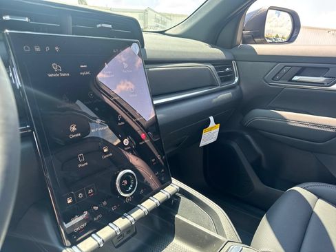 New 2027 GMC Terrain Elevation w/ Elevation Premium Package AWD/4WD image 19