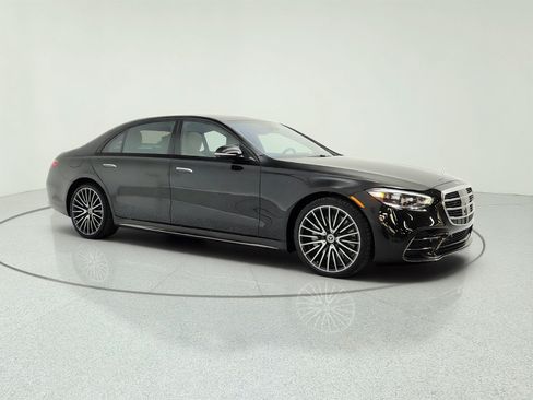 Certified 2023 Mercedes-Benz S 580 4MATIC Sedan image 3