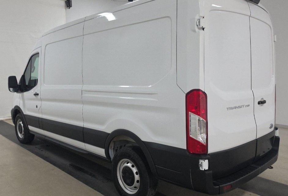 Used 2025 Ford Transit 250 148 Medium Roof RWD image 3