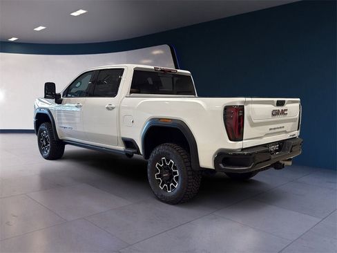 New 2026 GMC Sierra 2500 AT4X image 5