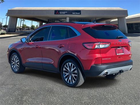 Used 2022 Ford Escape Titanium w/ Class II Trailer Tow Package image 4