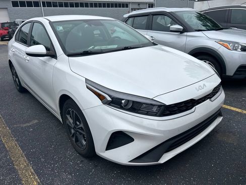 Used 2023 Kia Forte LXS FWD image 2