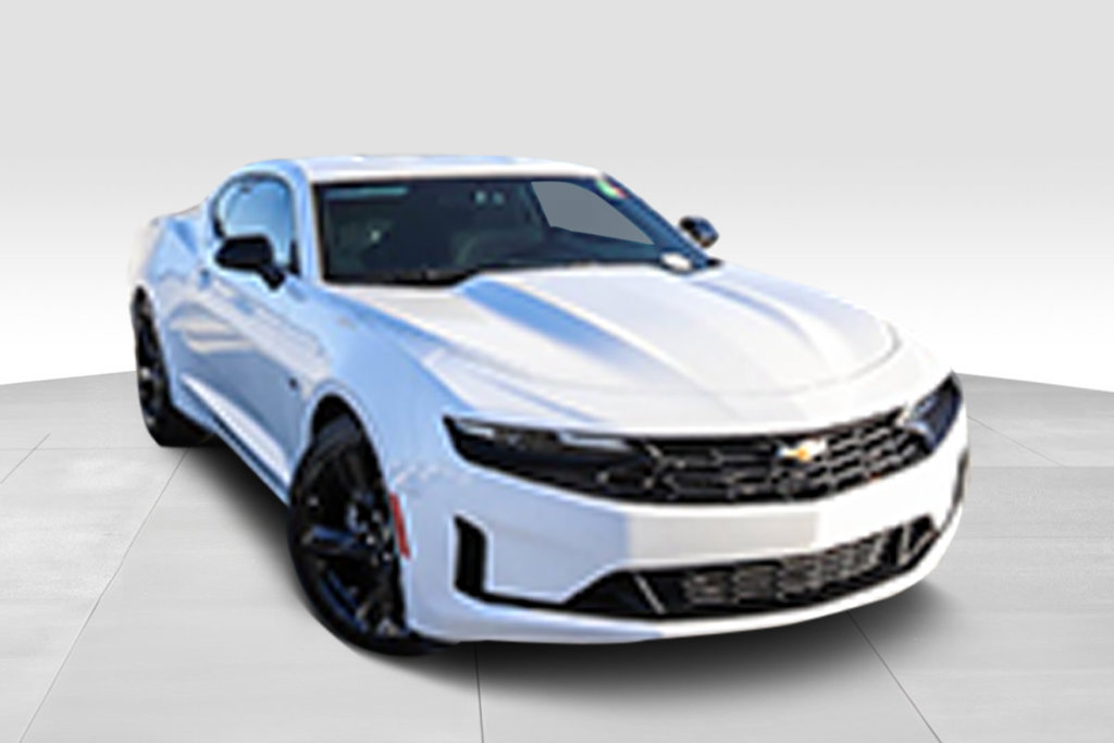 Used 2024 Chevrolet Camaro LT RWD image 2