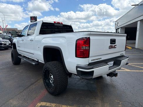 Used 2017 GMC Sierra 2500 Denali w/ Duramax Plus Package AWD/4WD image 9