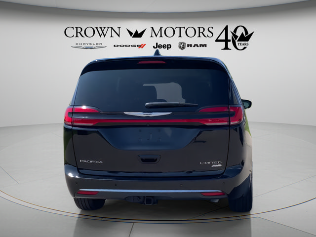 Used 2024 Chrysler Pacifica Limited w/ Trailer Tow Group AWD/4WD image 6