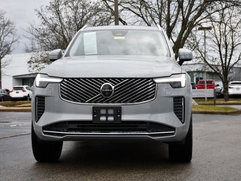 Certified 2025 Volvo XC90 B6 Plus image 2