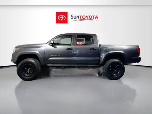 Used 2022 Toyota Tacoma SR5 w/ Technology Package RWD image 7