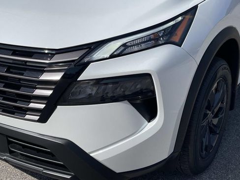 New 2026 Nissan Rogue SV FWD image 9