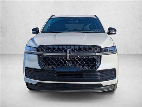 New 2025 Lincoln Navigator Reserve w/ Jet Appearance Package image 6