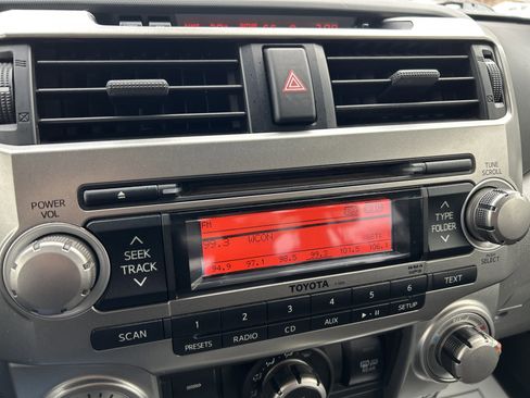 Used 2013 Toyota 4Runner SR5 w/ Convenience Pkg image 21