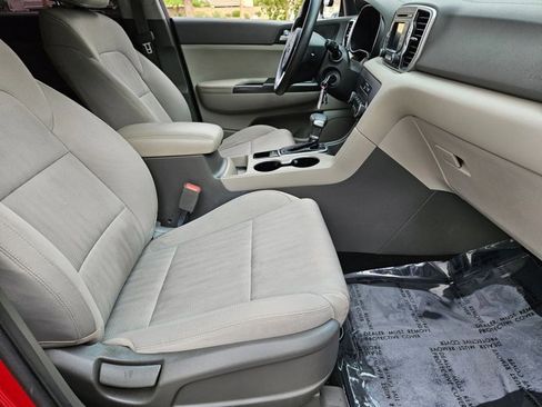 Used 2019 Kia Sportage LX image 19
