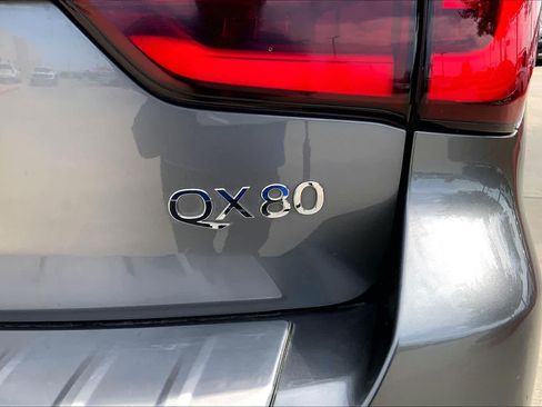 Used 2019 INFINITI QX80 Luxe w/ All-Season Package AWD/4WD image 32