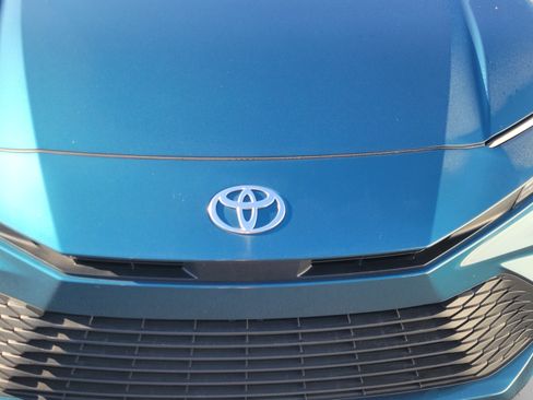 Used 2025 Toyota Camry LE w/ Convenience Package FWD image 8