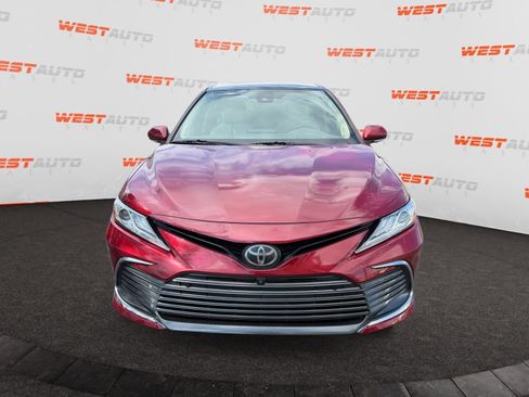 Used 2022 Toyota Camry XLE w/ Navigation Package FWD image 8