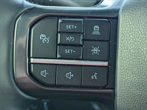 Used 2025 Ford F350 Platinum w/ FX4 Off-Road Package AWD/4WD image 5