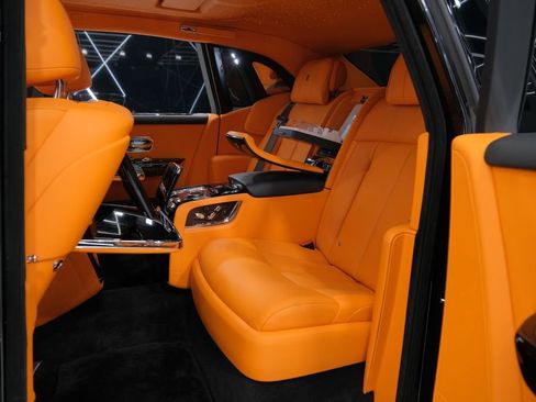 Used 2025 Rolls-Royce Phantom Sedan image 35