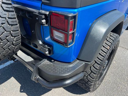Used 2016 Jeep Wrangler Unlimited Sport w/ Quick Order Package 24S AWD/4WD image 30
