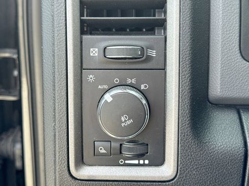 Used 2015 RAM 1500 Express AWD/4WD image 31