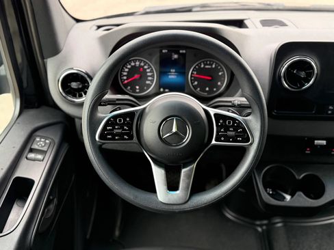 Used 2023 Mercedes-Benz Sprinter 2500 image 17
