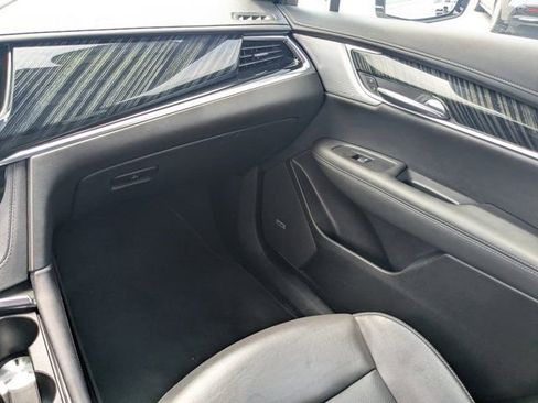Used 2024 Cadillac XT6 Premium Luxury AWD/4WD image 17