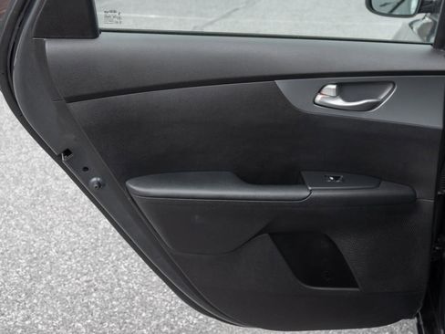 Used 2021 Kia Forte LXS FWD image 19