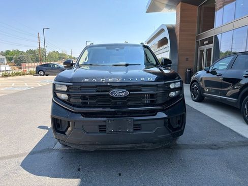 Used 2025 Ford Expedition Max Active AWD/4WD image 2