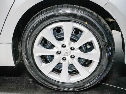 Certified 2021 Toyota Corolla LE image 11