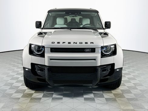 New 2026 Land Rover Defender 130 X-Dynamic SE image 2