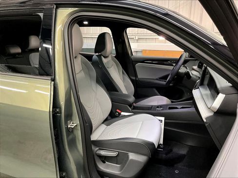 New 2026 Volkswagen Tiguan SE R-Line image 31