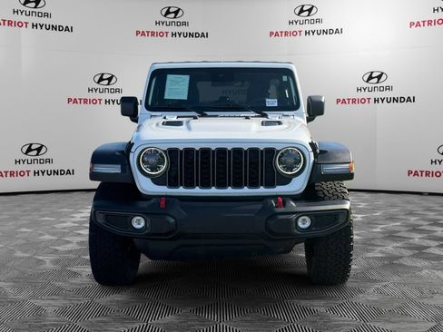 Used 2025 Jeep Wrangler Unlimited Rubicon AWD/4WD image 8