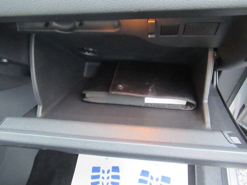 Used 2013 Volkswagen Tiguan SE image 27