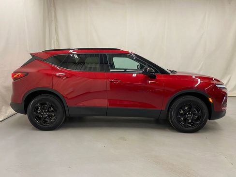 Used 2023 Chevrolet Blazer LT w/ Convenience Package FWD image 9