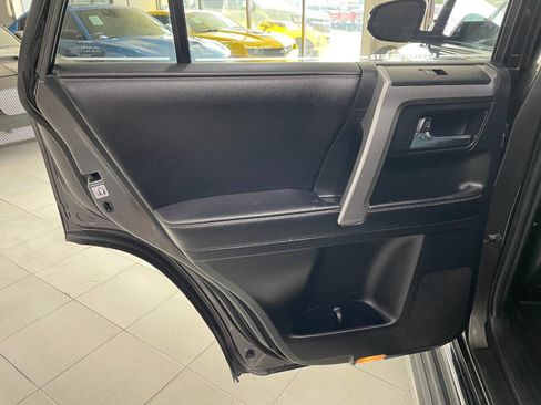 Used 2016 Toyota 4Runner Limited image 19