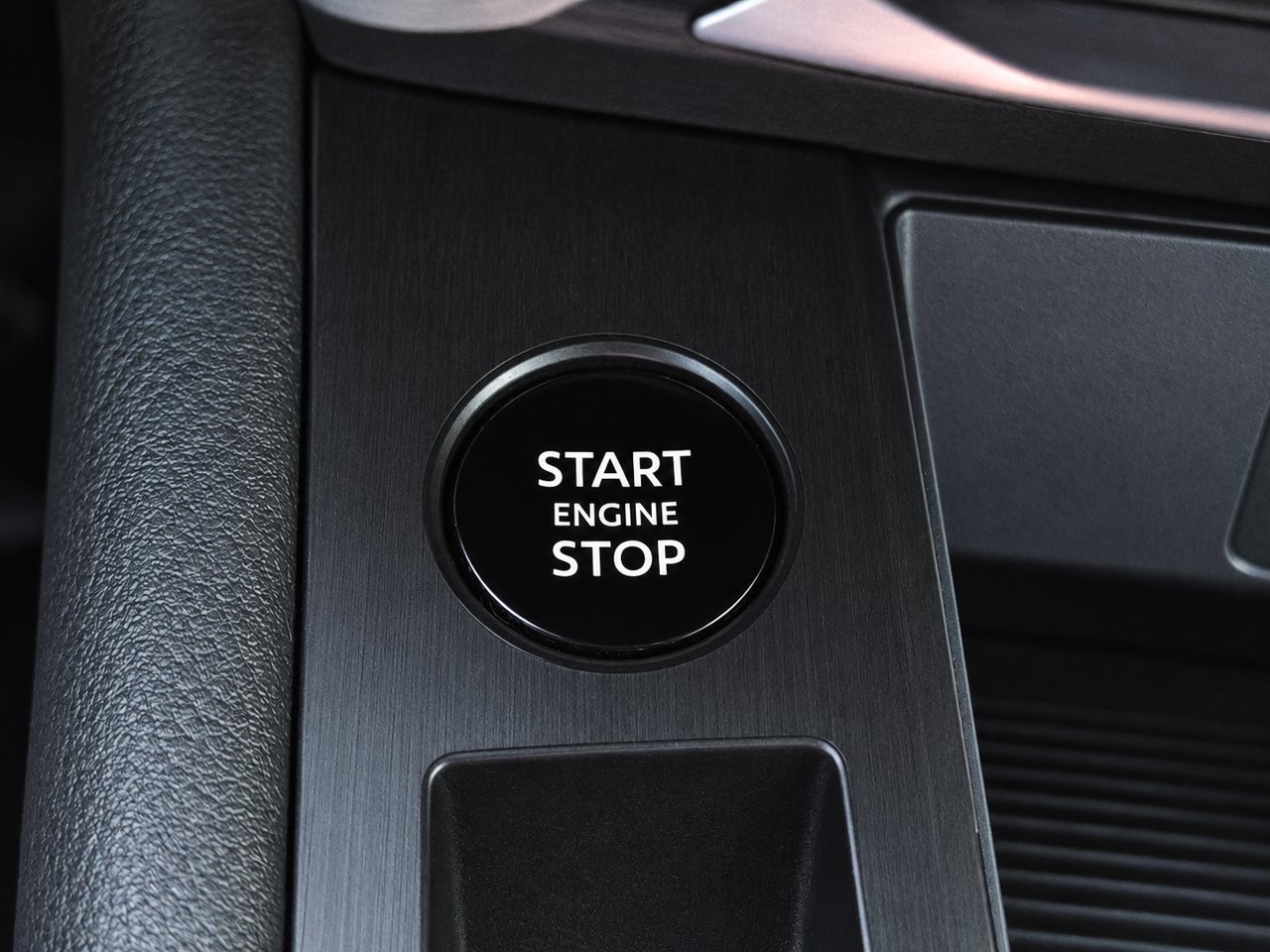 Used 2025 Nissan Kicks S FWD image 18