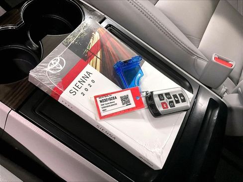 Certified 2020 Toyota Sienna XLE Premium AWD/4WD image 29