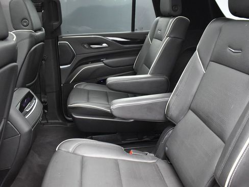 Certified 2024 Cadillac Escalade Sport w/ Touring Package image 29