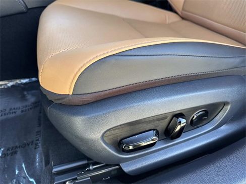 Certified 2024 Lexus ES 350 w/ Premium Package image 19